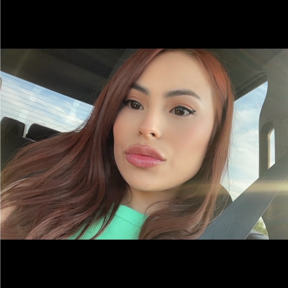 Meet your Posher, Tania